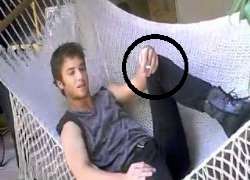 Jeremy Sumpter smoking